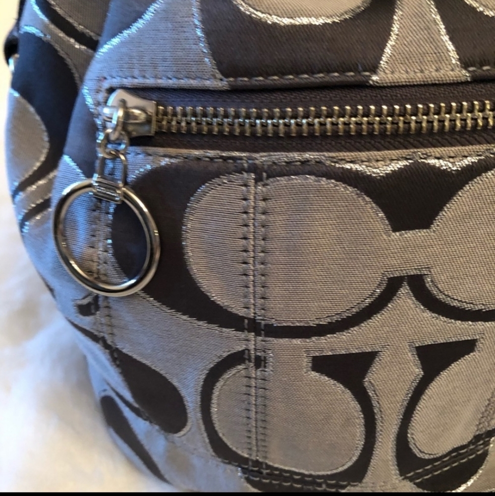 Coach purse 👛 - Picture 9 of 14